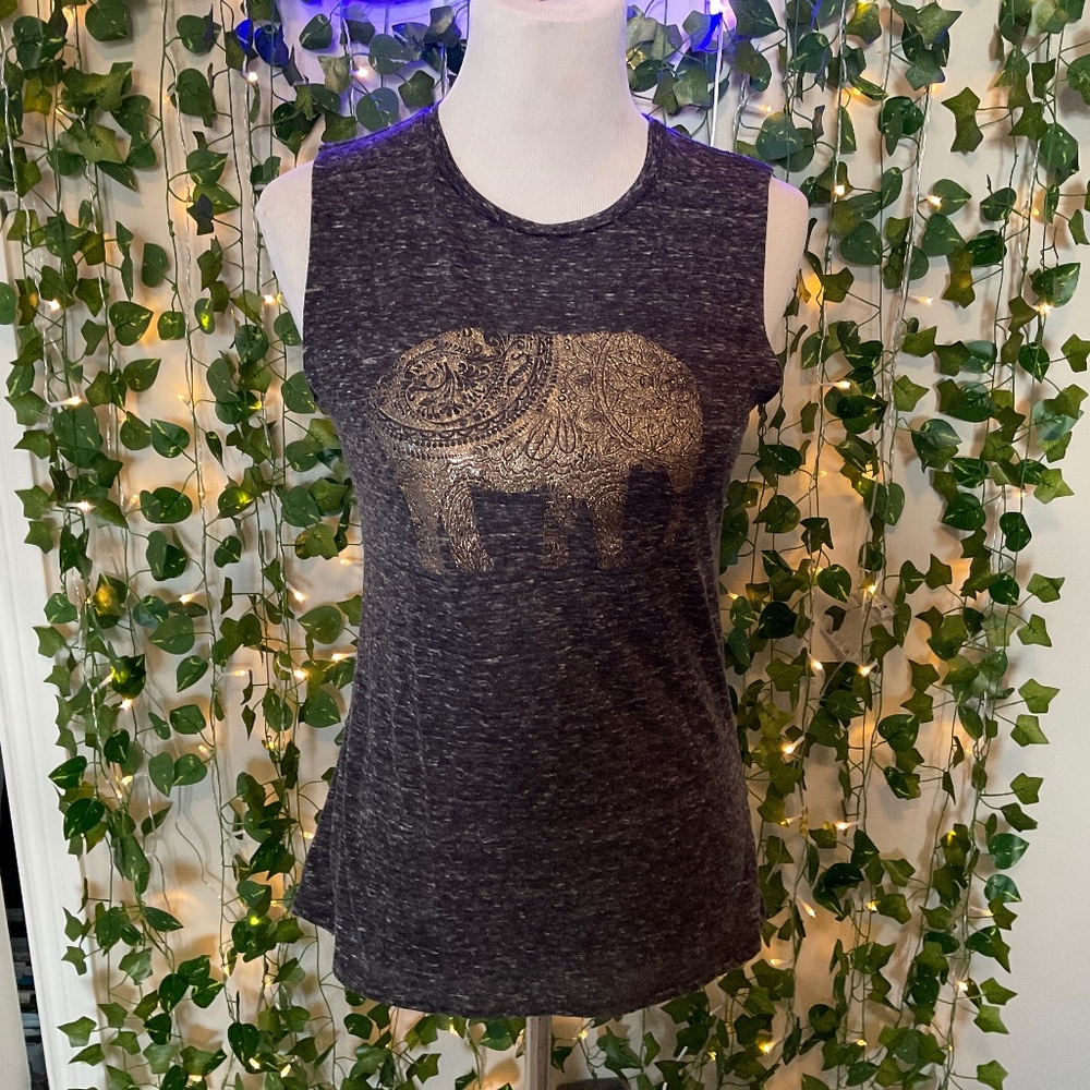 Ladies sleeveless shirt - size Medium
